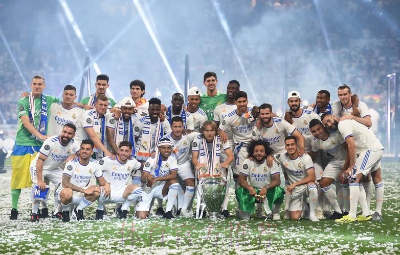 欧冠名场面:齐祖被秘密武器逗乐!皇马成西甲唯一 欧冠名场面:齐祖被秘密武器逗乐!皇马成西甲唯一