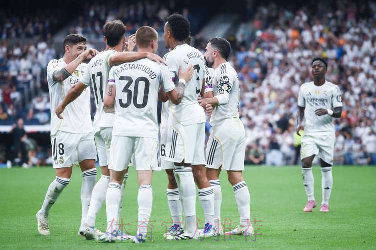 欧冠名场面:齐祖被秘密武器逗乐!皇马成西甲唯一 欧冠名场面:齐祖被秘密武器逗乐!皇马成西甲唯一